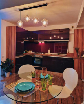 FREE PARKING & Self Check-IN WestSide Studio Near the Lake, Lacul Morii, Near Metro Stations Sector 6